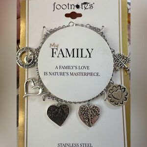 FootNotes Family Chain Link Bracelet D11